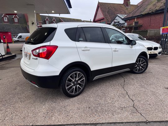 Suzuki SX4 S-Cross SZ-T 