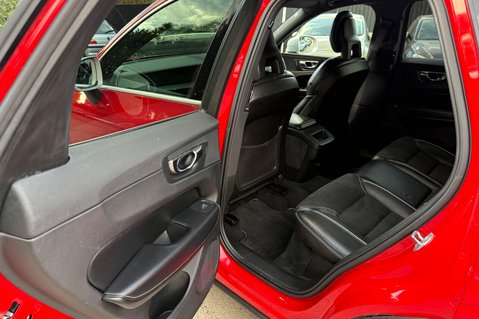 Volvo XC60 T5 R-DESIGN AWD - RARE COLOUR - VOLVO SERVICE HISTORY 18