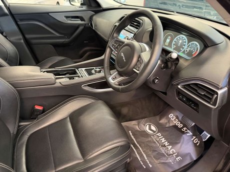 Jaguar F-Pace 3.0 D300 V6 S Auto AWD Euro 6 (s/s) 5dr 9