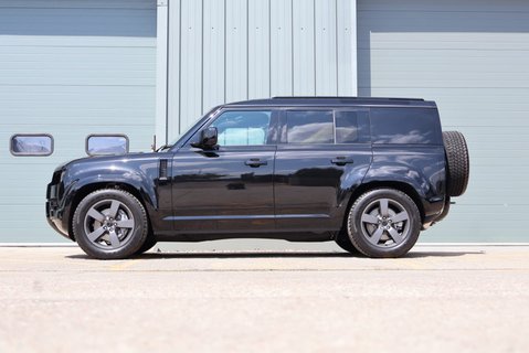 Land Rover Defender 110 2026 D350 HSE GENUINE REAR LAND ROVER SEATS FITTED X DEMO MODEL 7