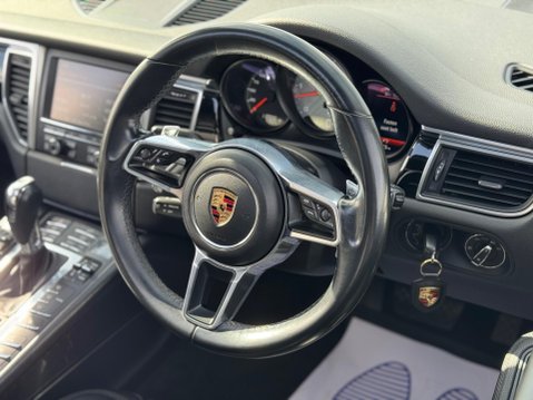 Porsche Macan 3.0 TD V6 S PDK 4WD Euro 6 (s/s) 5dr 33