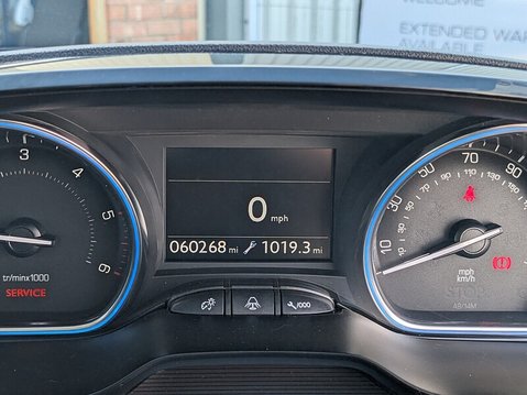 Peugeot 2008 E-HDI FELINE 33