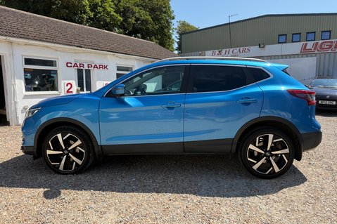 Nissan Qashqai TEKNA DIG-T.. 6 SERVICES.. GLASS ROOF.BOSE.CRUISE CONTROL  18
