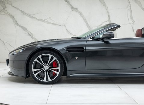 Aston Martin V12 Vantage ROADSTER 55