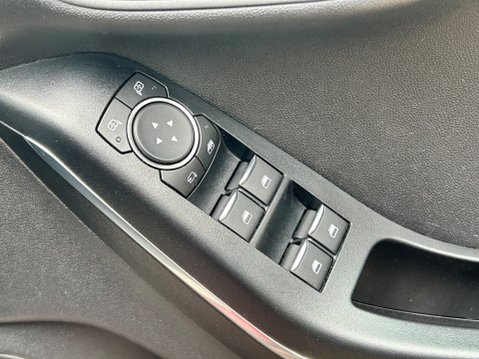Ford Fiesta ACTIVE X 33