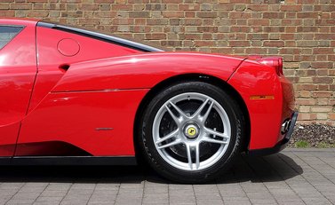 Ferrari Enzo 16