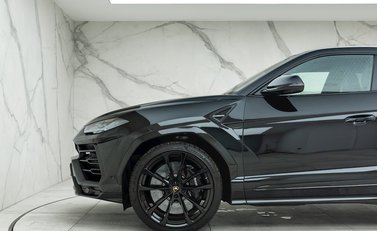 Lamborghini Urus 27
