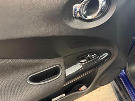 Nissan Juke 1.2 DIG-T N-Connecta Euro 6 (s/s) 5dr 11