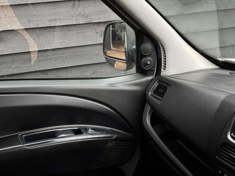 Vauxhall Combo 1.2 Combo 2000 CDTi 14