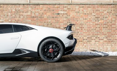 Lamborghini Huracan Performante 25