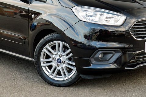 Ford Tourneo Courier TITANIUM 11