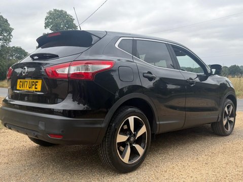 Nissan Qashqai 1.2 DIG-T N-Connecta SUV 5dr Petrol XTRON Euro 6 (s/s) (115 ps) FSH & 2X OR 5