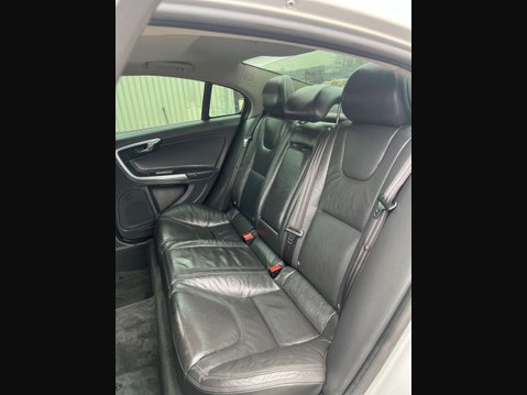 Volvo S60 2.4 S60 SE Luxury Nav D5 Auto 4dr 19