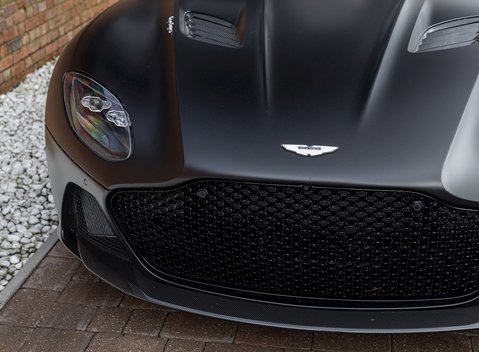 Aston Martin DBS Superleggera 22