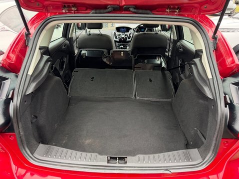 Ford Focus 1.0T EcoBoost Titanium Euro 5 (s/s) 5dr 15