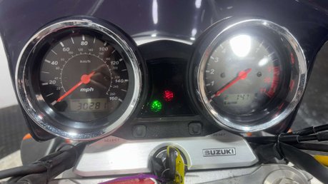 Suzuki GSX1400 2003 30K VERY CLEAN MUSCLE BIKE NEW MOT 1400CC NAKED 29