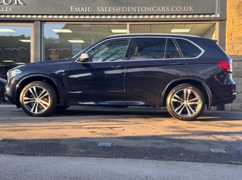 BMW X5 M50D 29
