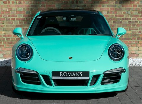 Porsche 911 (991) Carrera GTS 4