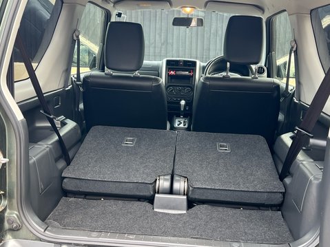Suzuki Jimny SZ4 37