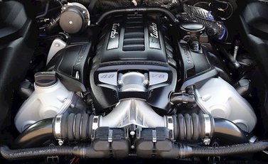 Porsche Cayenne Turbo 6