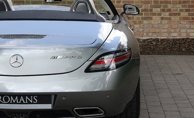 Mercedes-Benz SLS AMG GT Roadster 8