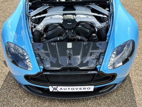 Aston Martin Vantage S V12 81