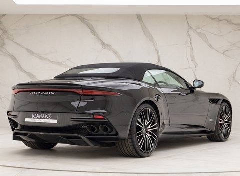 Aston Martin DBS Superleggera Volante 8