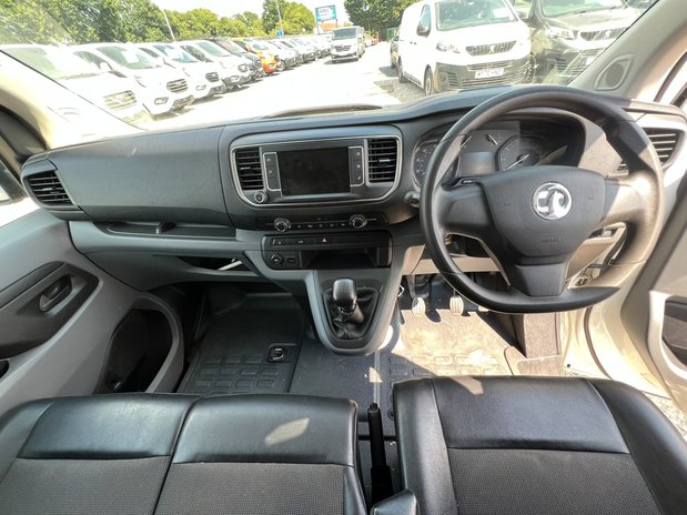 Vauxhall Vivaro LWB L2H1 2900 Sportive 100ps Turbo D Air Con Sensors Cruise Twin Side Doors 27
