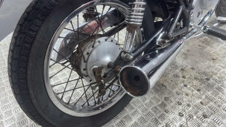 Suzuki GN 1996 CLASSIC 125CC PROJECT BIKE SPARES OR REPAIR LEARNER BIKE 24