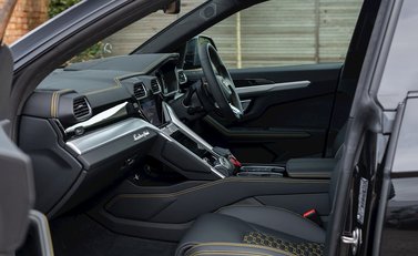 Lamborghini Urus 18