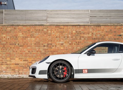 Porsche 911 (991.2) Carrera 4 GTS 'British Legends E 33