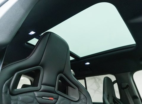 Land Rover Defender 110 V8 P525 URBAN XRS 14