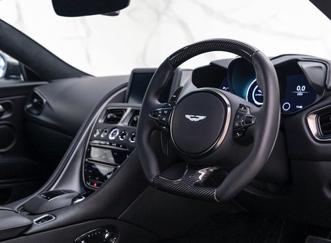 Aston Martin DBS Superleggera 9