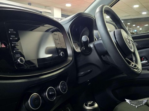 Toyota Aygo X 1.0 VVT-i Pure Euro 6 (s/s) 5dr 53