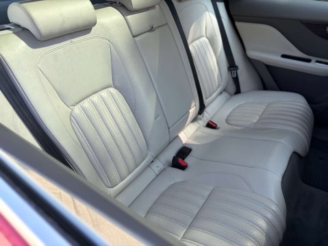 Jaguar F-Pace 2.0 F-PACE Portfolio AWD D Auto 4WD 5dr 10