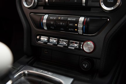 Ford Mustang 5.0 V8 Bullitt Fastback 25