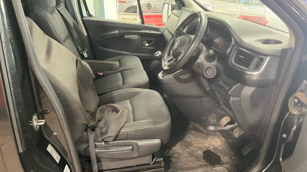 Renault Trafic LWB L2H1 Low Roof Sport LL30 Air Con Alloys Sensors Cam EURO 6 NO VAT 9