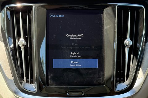 Volvo V60 RECHARGE T6 INSCRIPTION AWD - FULL MAIN DEALER SERVICE - HUGE SPEC 41