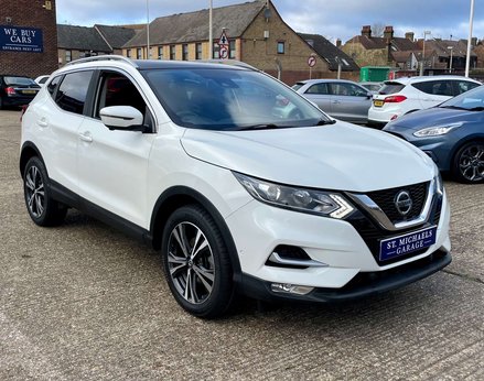 Nissan Qashqai 1.3 Qashqai N-Connecta DiG-T 5dr 4