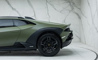 Lamborghini Huracan Sterrato 36
