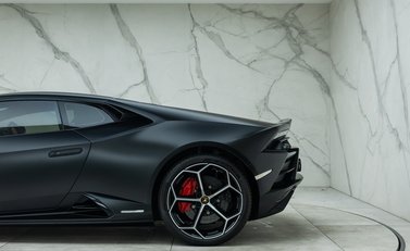 Lamborghini Huracan LP 640-4 EVO 35