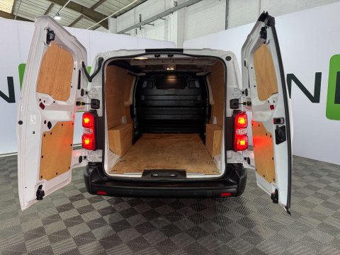 Vauxhall Vivaro 2.0 Vivaro F3100 Prime S/S 6dr 26