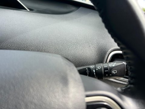 Toyota Prius VVT-I ACTIVE 38