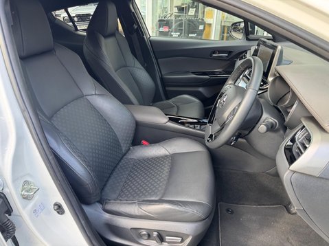 Toyota C-HR EXCEL 10