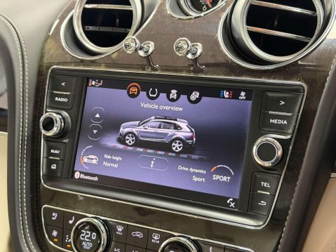 Bentley Bentayga 6.0 W12 SUV 5dr Petrol Auto 4WD Euro 6 (s/s) (608 ps) 43