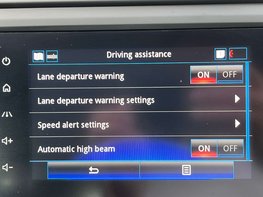 Renault Kadjar 1.5 Kadjar Iconic Blue dCi Auto 5dr 38