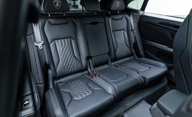 Lamborghini Urus SE 18