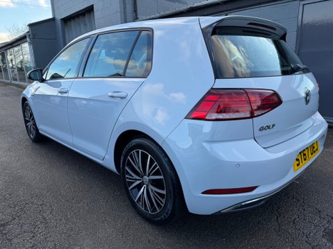 Volkswagen Golf SE NAVIGATION TSI EVO 7