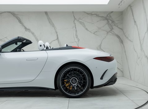 Mercedes-Benz SL Class SL63 AMG PERFORMANCE 38