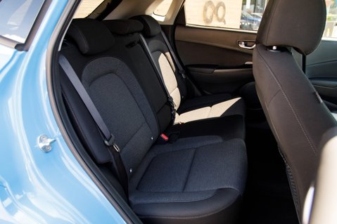 Hyundai KONA PREMIUM 41